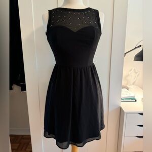Smart Set - Black Dress - Sweetheart Neckline - Casual Midi Sleeveless Dress